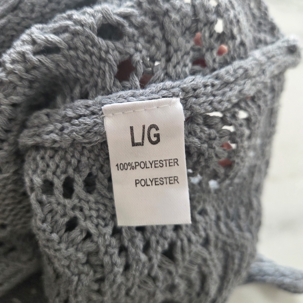 Crochet Crop Tank Top in Light Gray - Picture 3 of 4
